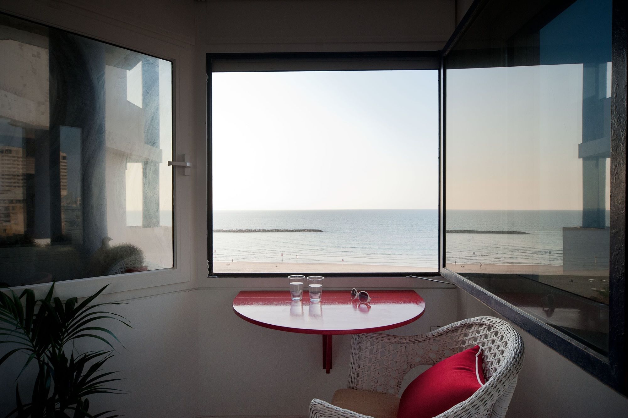 Chic 3Br Apt W Sauna & Parking On The Beach By Sea N' Rent Tel Aviv Exterior foto
