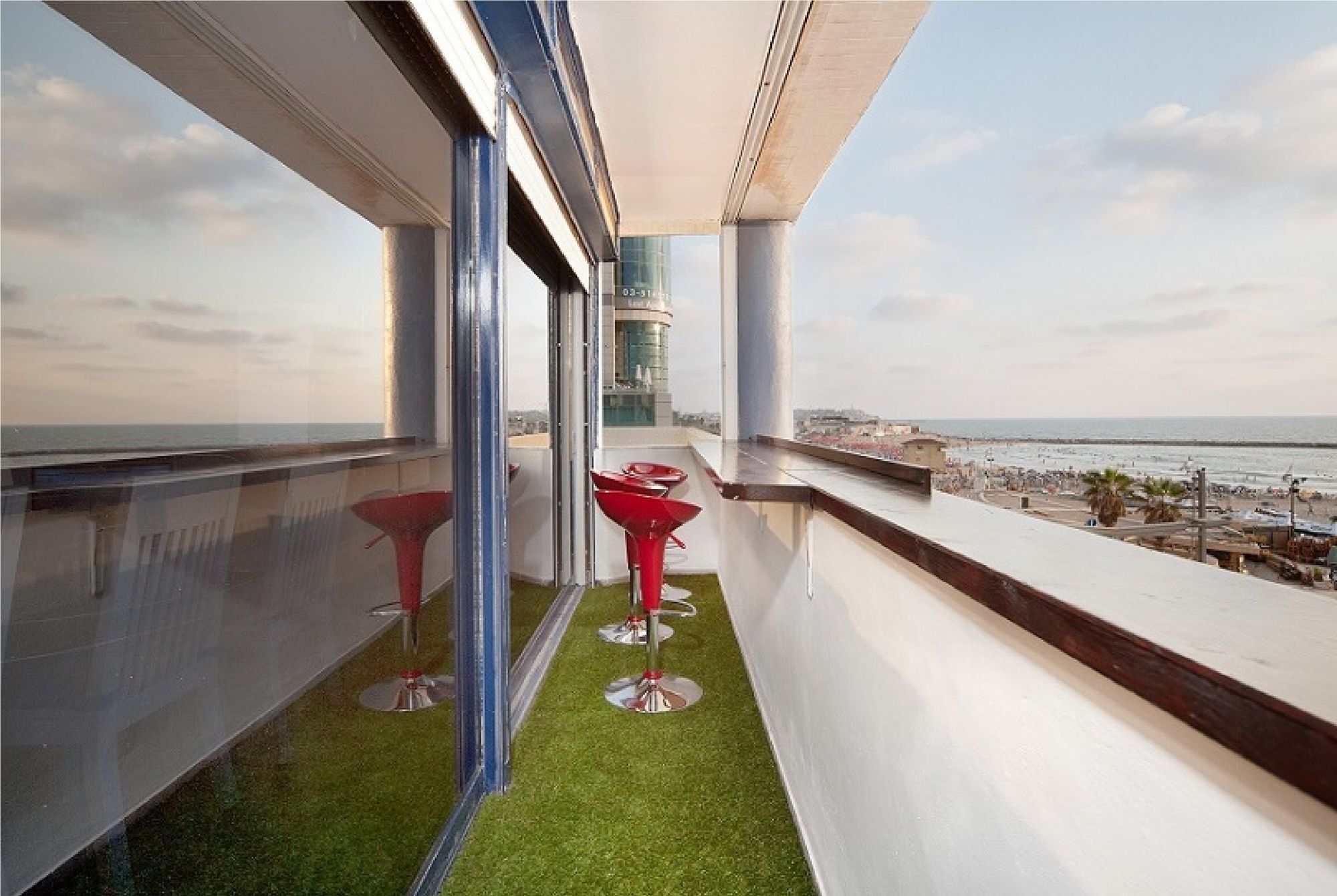 Chic 3Br Apt W Sauna & Parking On The Beach By Sea N' Rent Tel Aviv Exterior foto